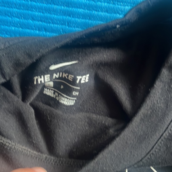 Nike crop top size small - Picture 2 of 2